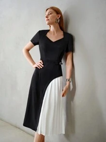 MOTF PREMIUM CLASSY SLIM-FIT CONTRAST PLEATED DRESS - Black and White - View 2