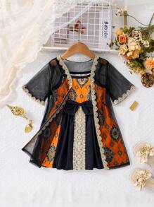 SHEIN 寶寶女孩夏季花卉印花裙，蝴蝶結裝飾和可愛肩帶 - 彩色 - 查看 1