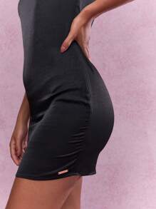 MISSGUIDED 緞面無袖緊身迷你裙 - 黑色 - 查看 4