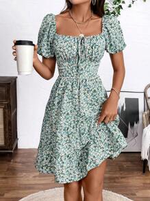 SHEIN Holidaya Vestido casual de flores pequeñas para vacaciones con mangas abullonadas y cintura ajustada - Multicolor - Ver 4