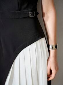 MOTF PREMIUM CLASSY SLIM-FIT CONTRAST PLEATED DRESS - Black and White - View 3