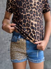 ملابس علوية ذو طبعات الفهد للفتيات الصغيرات 2 قطعة مع حواف تزيينية ناعمة وملابس قصيرة جينز مغسولة بتزيين خرز