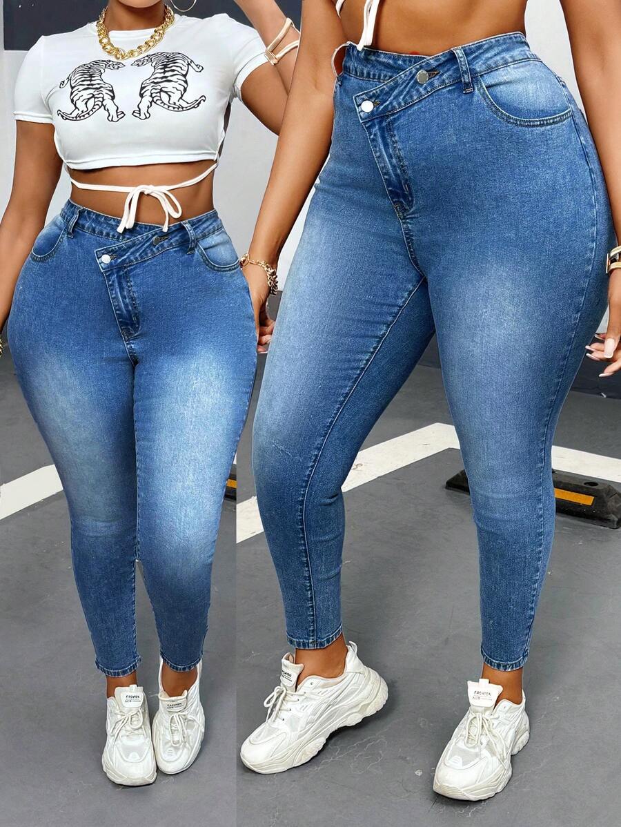 SHEIN SXY 女裝加大碼性感修身彈性牛仔褲，藍色斜口門襟設計 - 中等水洗藍 - 查看 1