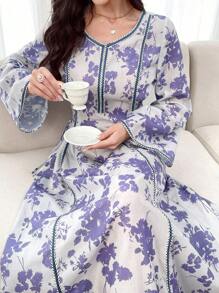 Al Najma 女士花卉印花系带侧撞色编织边阿拉伯朴素长袖连衣裙 - 紫色 - 查看 7