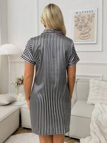 SHEIN 条纹印花睡衣连衣裙，撞色滚边，贴袋和刺绣，休闲奢华家居服，Moo Moo睡裙 - 黑與白 - 查看 2