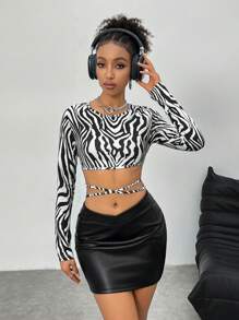 SHEIN EZwear Rave Festival Outfits Street Style Cool And Versatile Women's Zebra Print Ultra-Cropped Tie Back Open Back Long Sleeve T-Shirt - Black and White - View 5