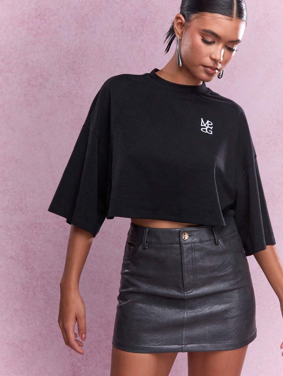 MISSGUIDED Street Embroidered Logo Drop Shoulder Loose Fit Crop T-Shirt - Black - View 1