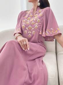 SHEIN Najma 女士花卉刺绣缺口领口荷叶边袖优雅连衣裙 - 粉色 - 查看 5