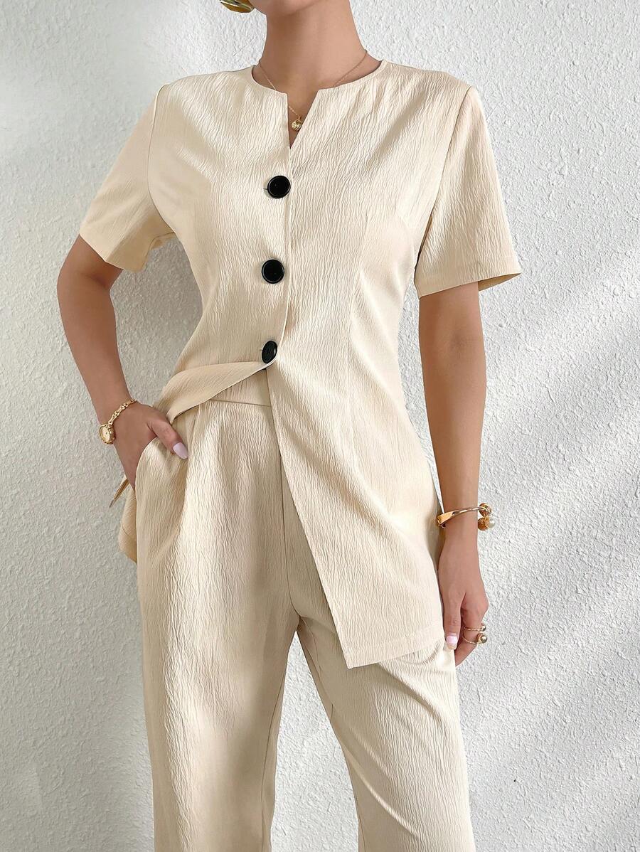 Mulvari Set di top e pantaloni a maniche corte con colletto a tacche monocolore da donna con chiusura a pulsante singolo - Albicocca - Visualizzare 1