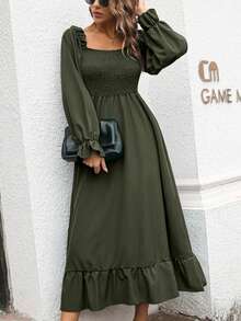 Autumn Smocked Square Neck Flared Dress | Boho Bell Sleeve Ruffle Hem Midi | Casual Elegant Solid Color - 軍綠色 - 查看 5