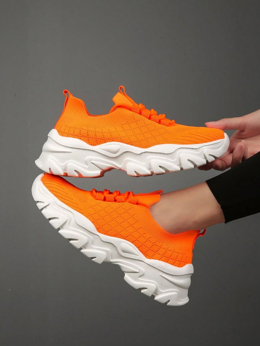 時尚輕便防滑防臭女運動鞋，適用於旅遊、運動、攀登