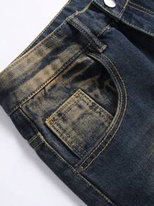 Bermuda Jeans Masculina Slim-Fit com Bloco de Cores Desgastado e Perna Retal Estilo Direto - Lavagem escura - Ver 4