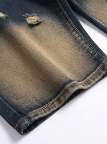 Bermuda Jeans Masculina Slim-Fit com Bloco de Cores Desgastado e Perna Retal Estilo Direto - Lavagem escura - Ver 3