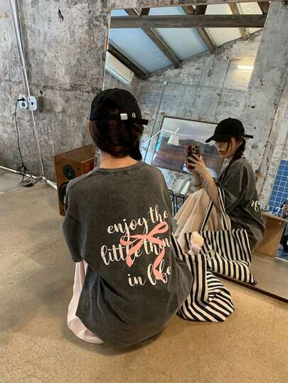 女款夏季圓領短袖簡約洗水T恤，帶字母蝴蝶結印花