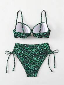 SHEIN Swim Conjunto de bikini sexy para mujeres de verano en estampado de leopardo y diseño torcido de bandeau para la playa. Impresión aleatoria