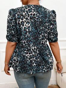 SHEIN Essnce Top feminina com gravata borboleta de estampa de leopardo, Top solta de manga bufante e cor sólida com pregas na parte superior, Novo estilo de roupas femininas de rua de Plus Size e comprimento curto de primavera/verão 2024 - Azul - Visão 2