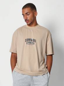 SUMWON Camiseta de manga corta con ajuste regular con estampado gráfico de dólar gótico - Caqui - Ver 2