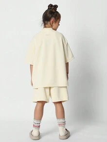 SUMWON 儿童中性徽标印花 T 恤和短裤 2 件套