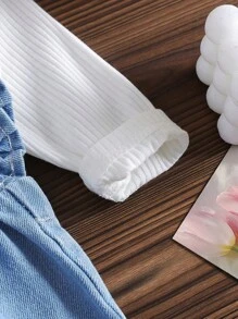 SHEIN Baby Girl Solid Color Round Neck Long Sleeve Jumpsuit And Denim Overalls With Patches, Summer Casual Outfit