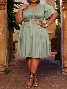 Plus Size Pocketed Casual V-Neck Dress Set - Green - View 4