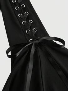 ROMWE Goth Blusa de malla para mujer con cordón en la cintura y mangas acampanadas con agujeros para mirar - Negro - Ver 5