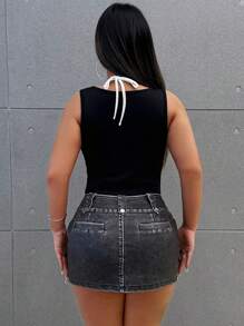 SHEIN Unity Black And White Contrast Color Pintuck Hollow-Out Deep V-Neck Bodysuit,Street,Sporty,Color Block,Summer Outfits,White Corset Bodysuits,Black White,Wear Silver Beads, - Black - View 4