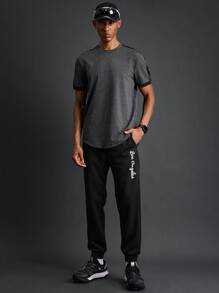 Coreblaze Camiseta Esportiva Casual de Manga Curta Estilo Namorado para Homens com Colarinho Trançado com Faixa de Letras - Preto - Visão 5