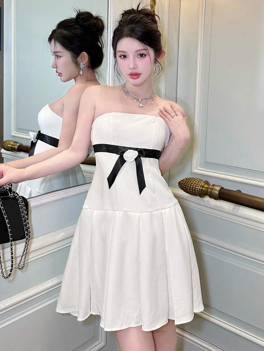 DAZY 女士撞色3D花朵装饰简约无肩带连衣裙，适合日常穿着、生日舞会、吊带裙、休闲女装和优雅女装。 - 白色 - 查看 1