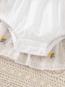 SHEIN Baby Girl Summer Contrast Mesh Floral Bodysuit With Ruffle Trim - White - View 6