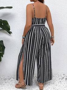 SHEIN VCAY Mono de talla grande a rayas con escote en V y abertura lateral para vacaciones - Blanco y Negro - Ver 2