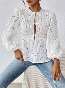 SHEIN Essnce Camisa de verano con botones bordados y vaciados con corbata de lazo - Blanco - Ver 6