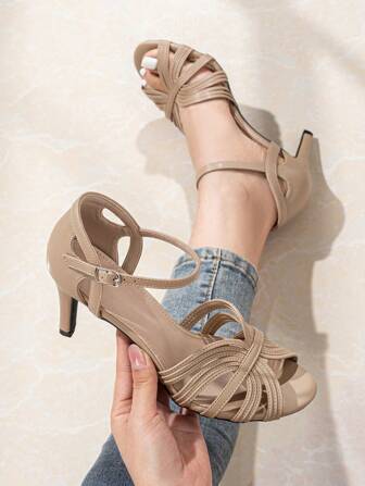 时尚舒适女士镂空细高跟鞋，性感露趾踝带凉鞋，软底低跟鞋