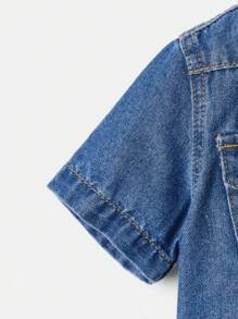 SHEIN 男童 2 件套休闲舒适柔软蓝色牛仔衬衫和蓝色牛仔短裤套装，适合春夏季男童服装 - 深色水洗藍 - 查看 4