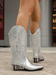 بوت نسائية بكعب متوسط مربعة الأصبع مزينة بشراريب ذات طبقتين، موضة وراحة، تناسب ارتداؤها مع الكنزات، بوت فارس عصرية، بوت غربية متوسطة الساق، بوت كاوبوي، موسم الخريف/الشتاء 2025 - فضي - مشاهدة 4