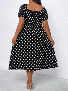 SHEIN Clasi 大码女式夏季波尔卡圆点印花方形领口连衣裙，正面系带，侧开衩泡泡袖，超长女装 - 黑與白 - 查看 2