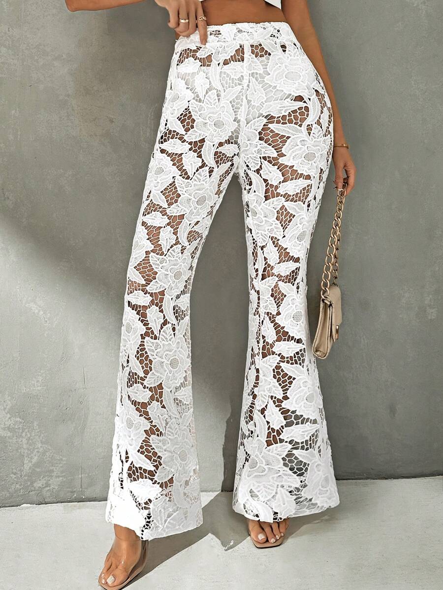 SHEIN Privé Pantalones blancos acampanados y de cintura alta con encaje transparente, elegantes para mujeres, perfectos para la temporada de vacaciones y bodas - Blanco - Ver 1