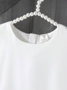 SHEIN Glamorique Kids 1 件年轻女孩花卉蝴蝶结无袖缎面婚礼花童礼服，优雅且适合婚礼、派对、夏季表演，具有大花卉和蝴蝶结细节 - 白色 - 查看 6