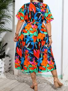 Plus Size Allover Print Crossed Wrap V-Neck Short Sleeve Summer Dress - Black - View 2