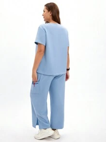 TaskEZ Damen Pflegeruniform Set in Große Größen mit V-Ausschnitt Stretch Top und Cargohose, Sommer 2-teiliges Pfleger Uniform Set mit Kurzarm Split Anzug, Pflegeruniform Zwei-Teiler - Blau - Übersicht 4