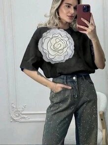 SHEIN LUNE Áo thun nữ dáng rộng thời trang: In hoa 3D cỡ lớn, màu sắc tương phản, áo thun tay ngắn cổ tròn thông thường, trang phục dạo phố sang trọng - màu đen - Xem 1