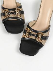 Giày sandal cao gót nữ mùa xuân/hè, kiểu dáng thời trang, gót vuông nhỏ, chất liệu da bóng, họa tiết hoa tương phản, kiểu dáng slip-on, thích hợp đi biển, đi làm hoặc đi chơi. - Nhiều màu - Xem 9