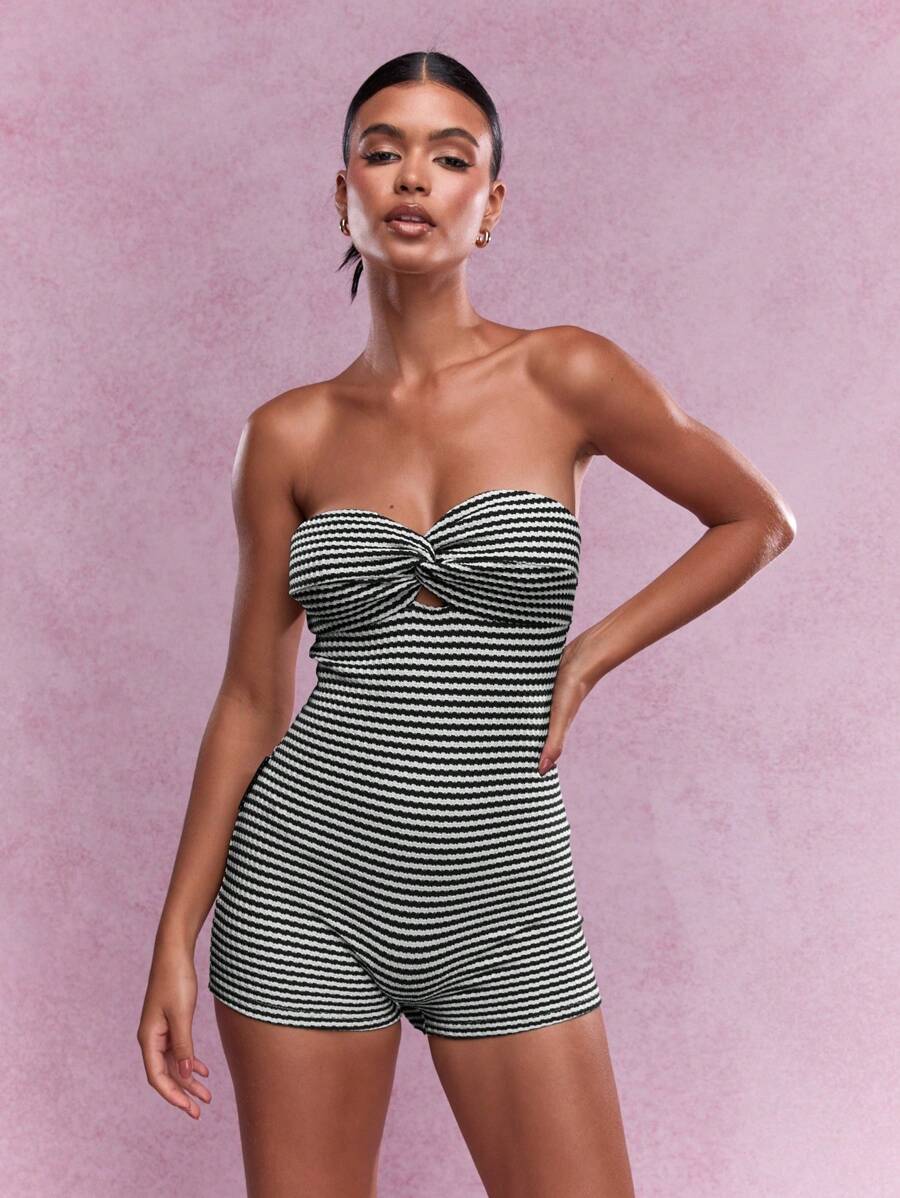 MISSGUIDED Mono corto de verano con detalle de nudo retorcido, rayado texturizado y ajustado, mono lindo - Blanco y Negro - Ver 1