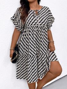 Plus Size Women's Summer Batwing Sleeve Loose Dress With Wave Striped Pattern And Tie Neckline