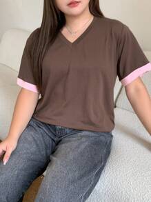 Dazy Petite Plus Plus Size Women's Color-Block V-Neck Short Sleeve Casual T-Shirt, Summer - Coffee Brown - View 5