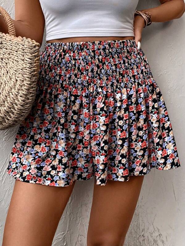 SHEIN VCAY Plus Size Boho Vacation Casual Short Ditsy Floral Tie-Waist Shorts, For Summer