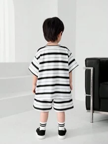 SHEIN 2pcs Young Boys' Casual College Style Comfortable, Fashionable, Simple And Practical, Soft And Comfortable, Korean And Loose Striped Pattern Breathable And Comfortable Short Sleeve T-Shirt And Shorts Set, Suitable For Spring And Summer Seasons - Multicolor - View 2
