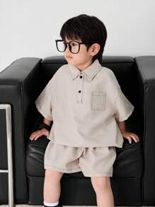 SHEIN Little Byeori 2入組男童休閒大學風短袖襯衫和短褲套裝,柔軟寬鬆的對比縫合,適合春夏季節