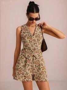 SHEIN Frenchy Summer Vintage Print Suit Two-Piece, Vintage Rose Jacquard Fabric, Suit Waistcoat Shorts Two-Piece 2pcs Women's Floral Jacquard V-Neck Sleeveless Top And Shorts Elegant 2pcs/Set For All Sesons, Vintage Cottagecore Aesthetic - Apricot - View 1