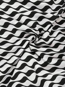 Plus Size Women's Summer Batwing Sleeve Loose Dress With Wave Striped Pattern And Tie Neckline