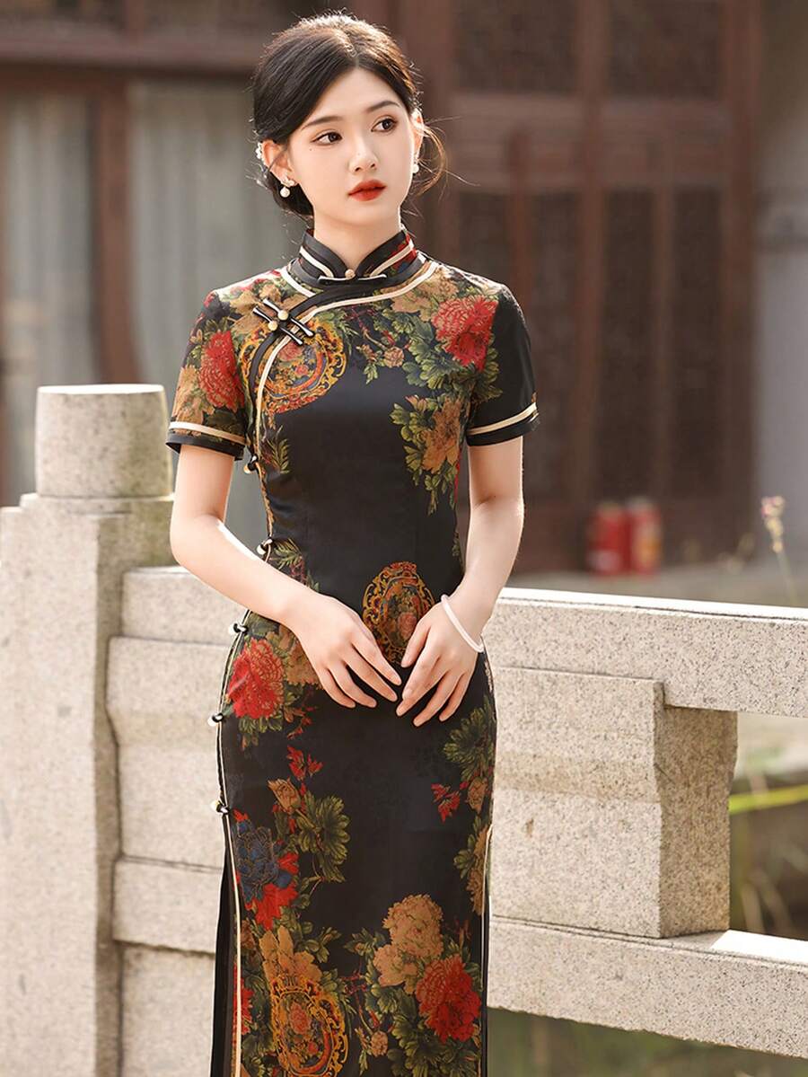 Elegant Cheongsam Chinese Dress With Floral Print - Black - View 1